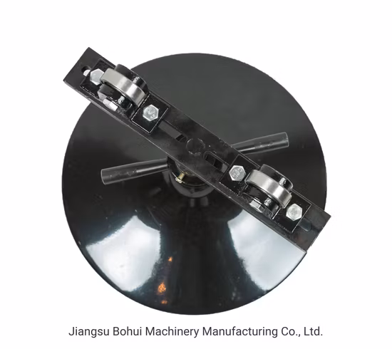 工場出荷時の小型チューブホルダー、高さは26～50cmまで調節可能